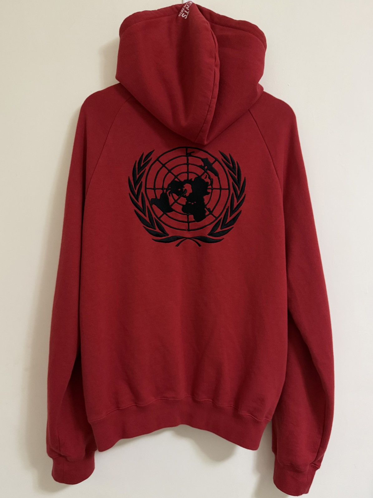 Vetements Free Hugs Hoodie | Grailed