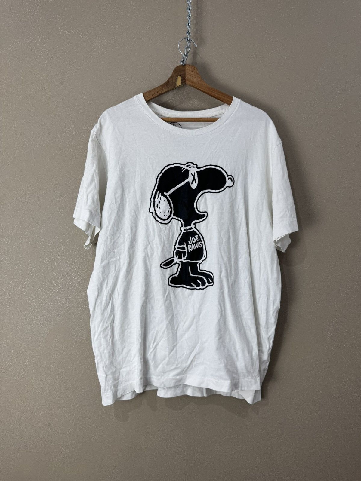 Kaws × Peanuts × Uniqlo KAWS Peanuts x Uniqlo Snoopy T-Shirt Size US XL / EU 56 / 4 - 1 Thumbnail