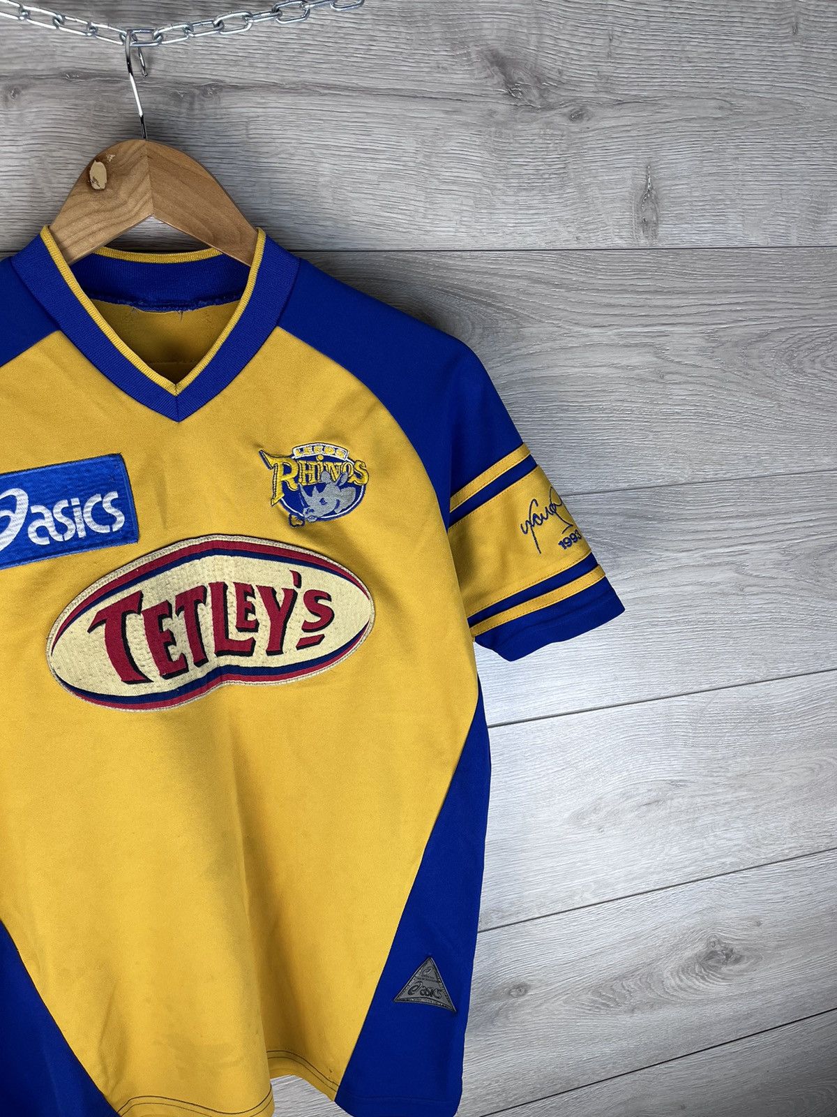 Asics Vintage rugby jersey ASICS Leeds Rhinos 03 y2k rare men’s Size US S / EU 44-46 / 1 - 3 Thumbnail