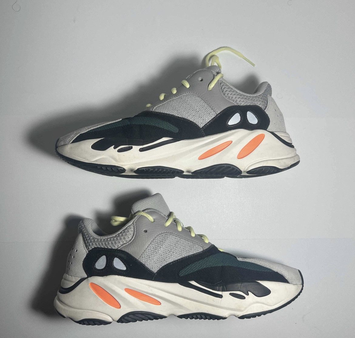 Adidas Yeezy 700 wave runner size 9.5 Size US 9.5 / EU 42-43 - 2 Thumbnail
