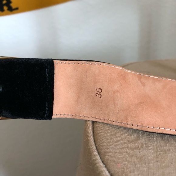 Louis Vuitton Louis Vuitton Velvet Leather Backed Branded Logo Buckle Belt Size ONE SIZE - 6 Thumbnail