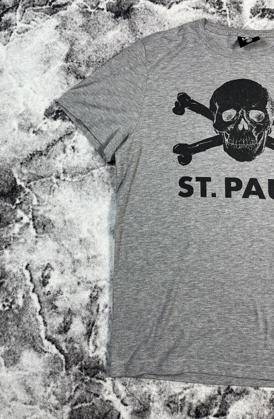 Band Tees St Pauli Skull Crossbones Tee Punk Football Size US M / EU 48-50 / 2 - 2 Thumbnail