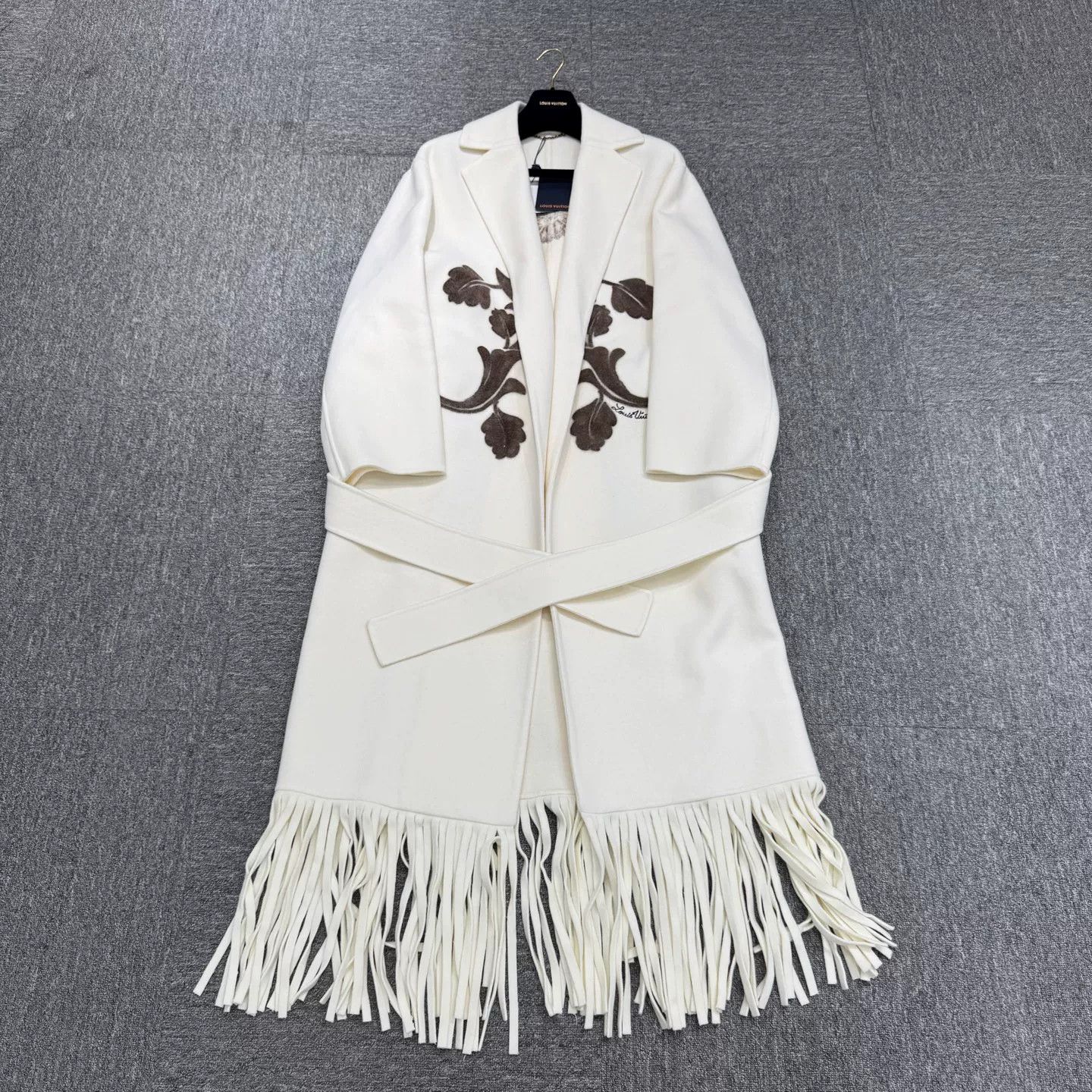 Louis Vuitton Louis Vuitton Indian Style Fringe Coat Size US S / EU 44-46 / 1 - 1 Thumbnail