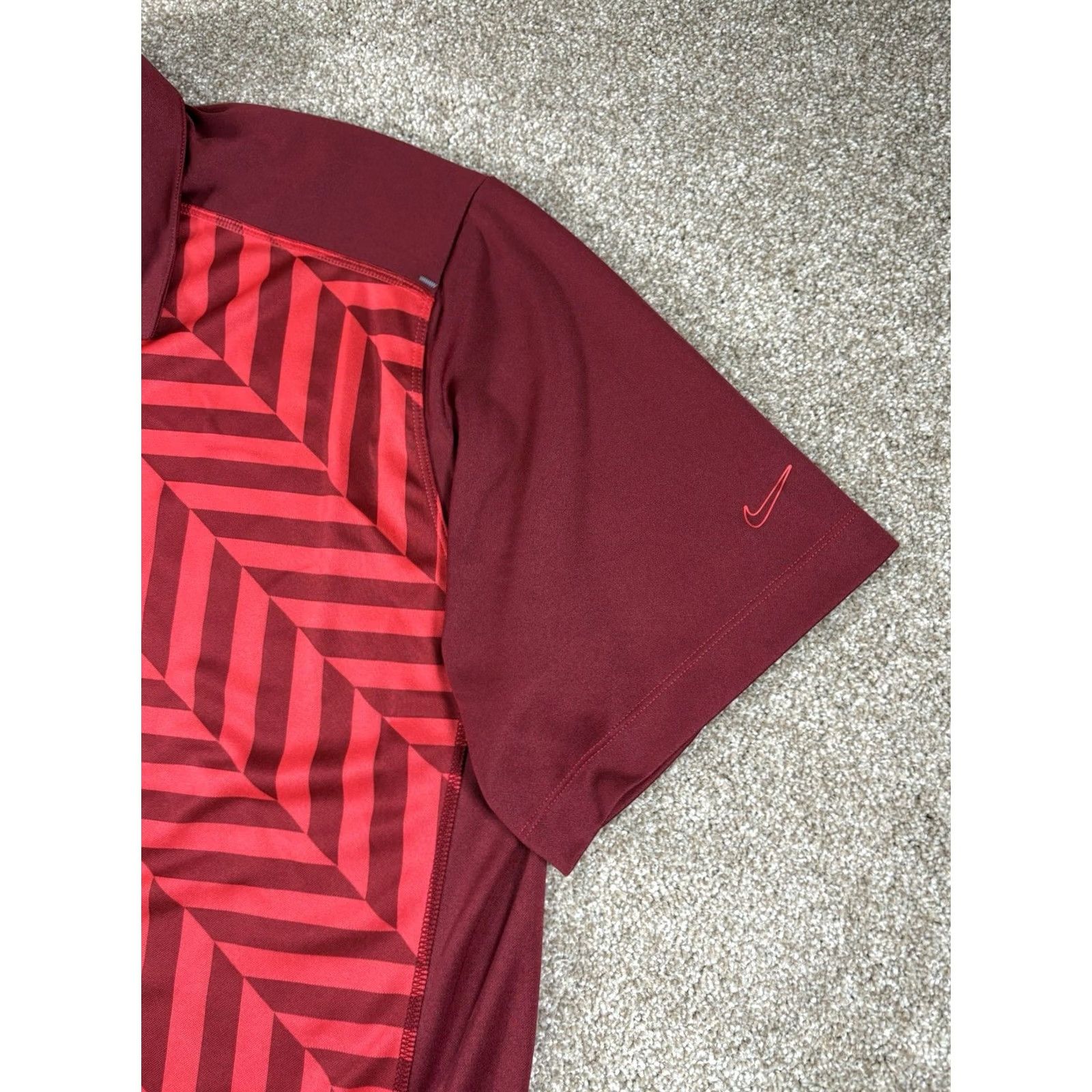 Nike Nike Golf Polo Shirt Men’s XXL Red Geometric Herringbone Dri-Fit Tour Performance Shirts Polo Shirts Shirt Mens Nike Golf Size US XXL / EU 58 / 5 - 2 Thumbnail