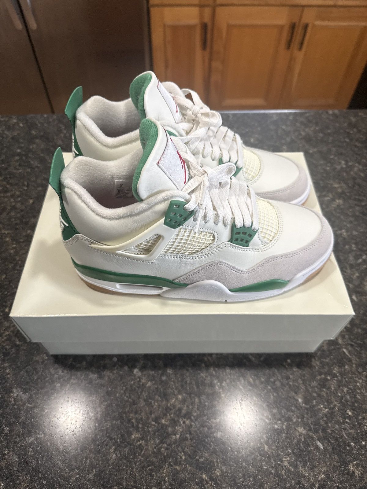 Jordan Brand Jordan 4 SB PINE GREEN Size US 8 / EU 41 - 2 Thumbnail
