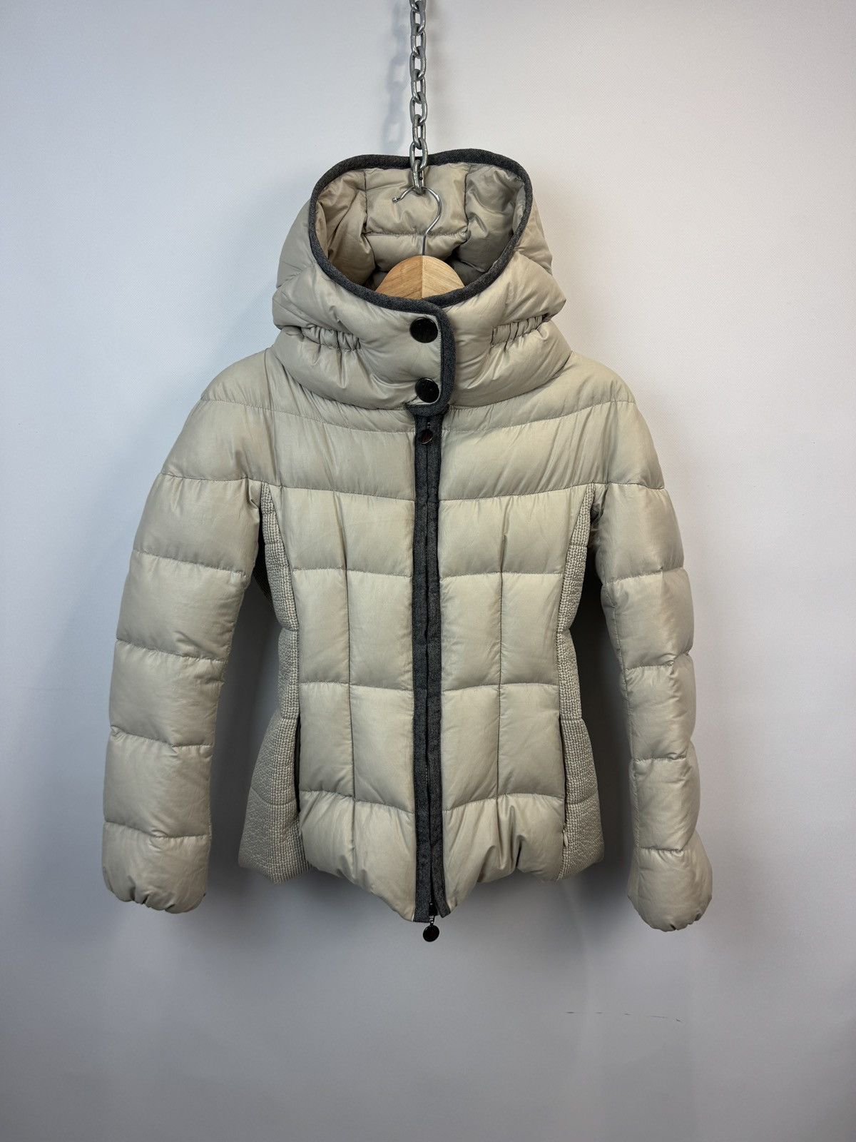 Moncler Moncler Signac Hood Down Puffer Jacket Women’s Beige Size 1 Size XS / US 0-2 / IT 36-38 - 1 Thumbnail