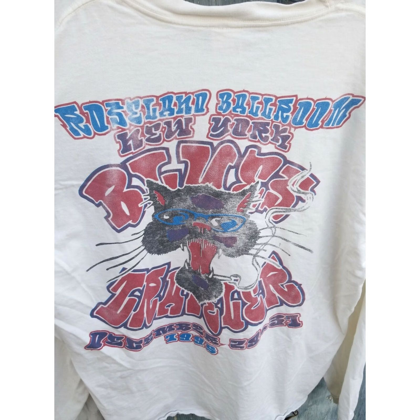 Vintage VINTAGE Blues Traveler ROSELAND BALLROOM NEW YORK CITY Shirt 1995 2XL White Unisex Graphic Tee Mens Womens Size US XXL / EU 58 / 5 - 7 Thumbnail