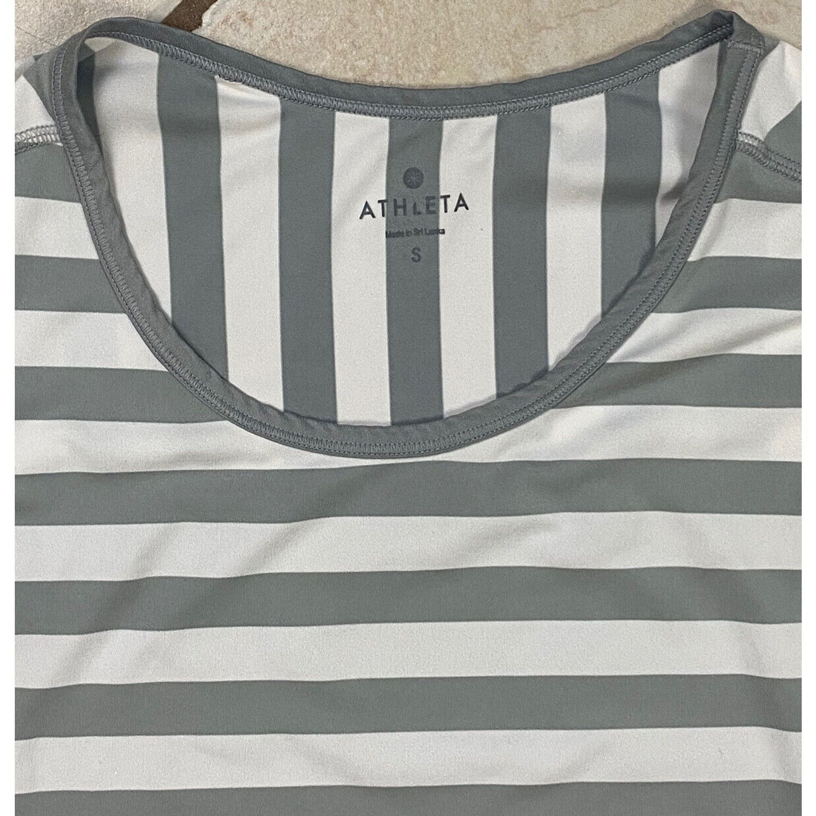 Athleta Athleta Womens White Gray Striped Breathable Tank Top Sz S Size S / US 4 / IT 40 - 2 Thumbnail