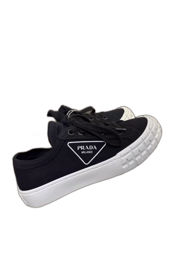 Prada Prada Sneakers in Size 36 for Sale-2506 Size US 6 / IT 36 - 1 Thumbnail