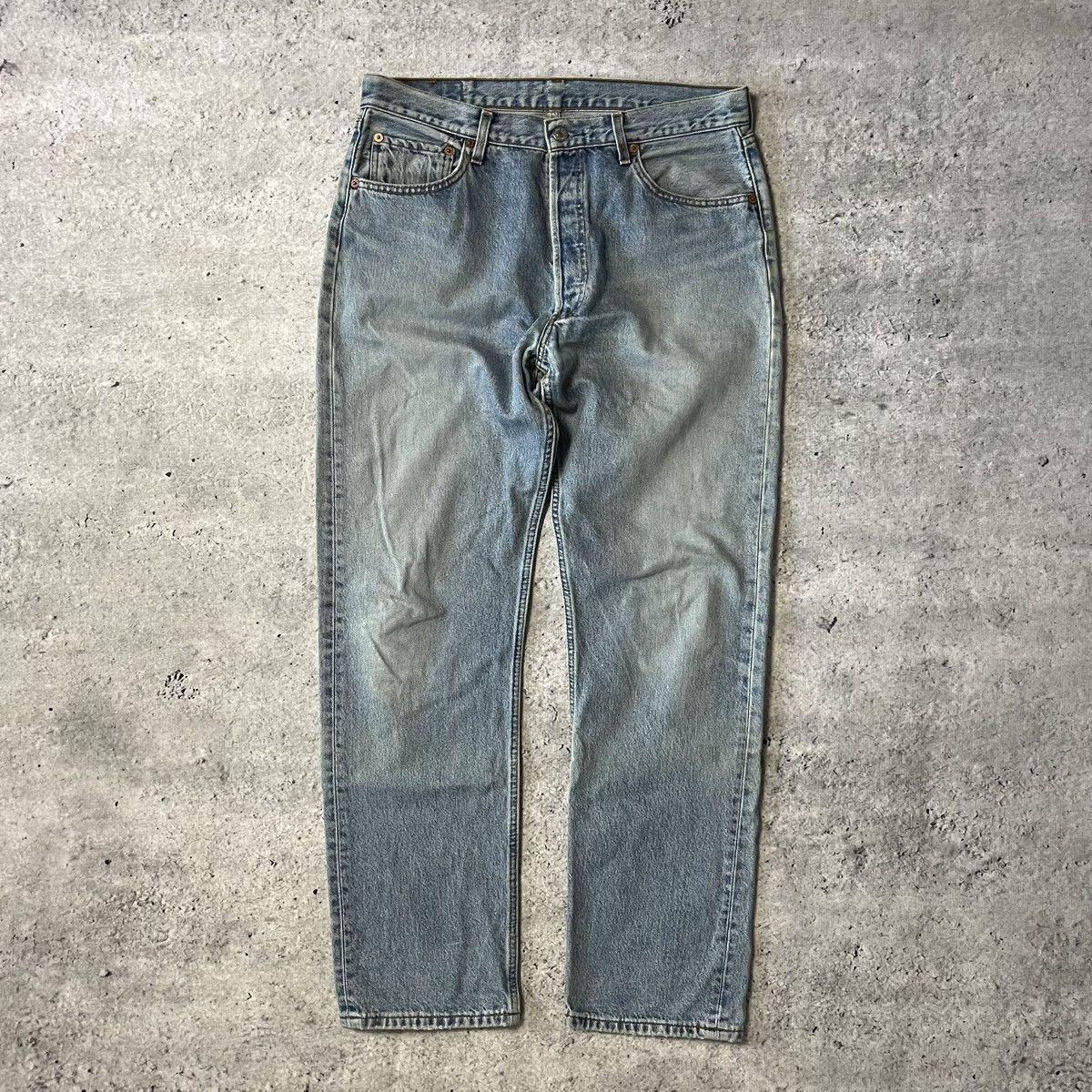Levi's × Vintage Vintage Levis 34x32 washed baby blue 90s Size US 34 / EU 50 - 2 Thumbnail