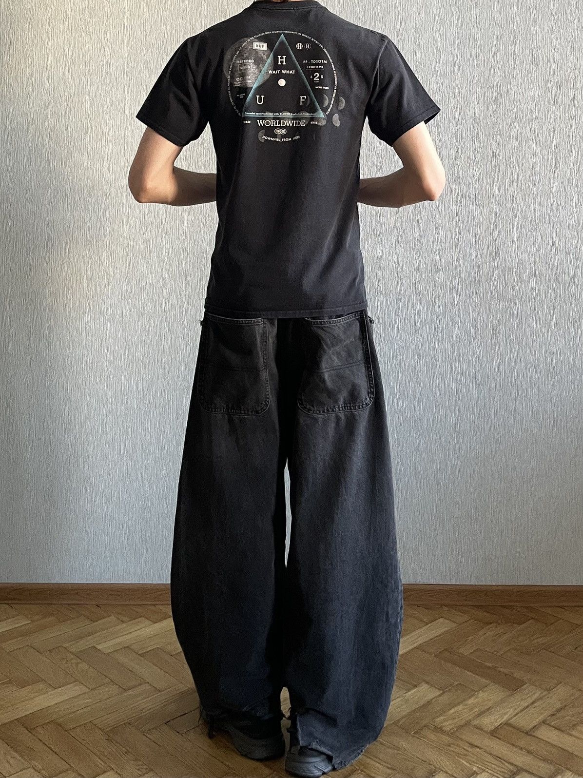 Huf Huf: A T-Shirt Size US M / EU 48-50 / 2 - 6 Thumbnail