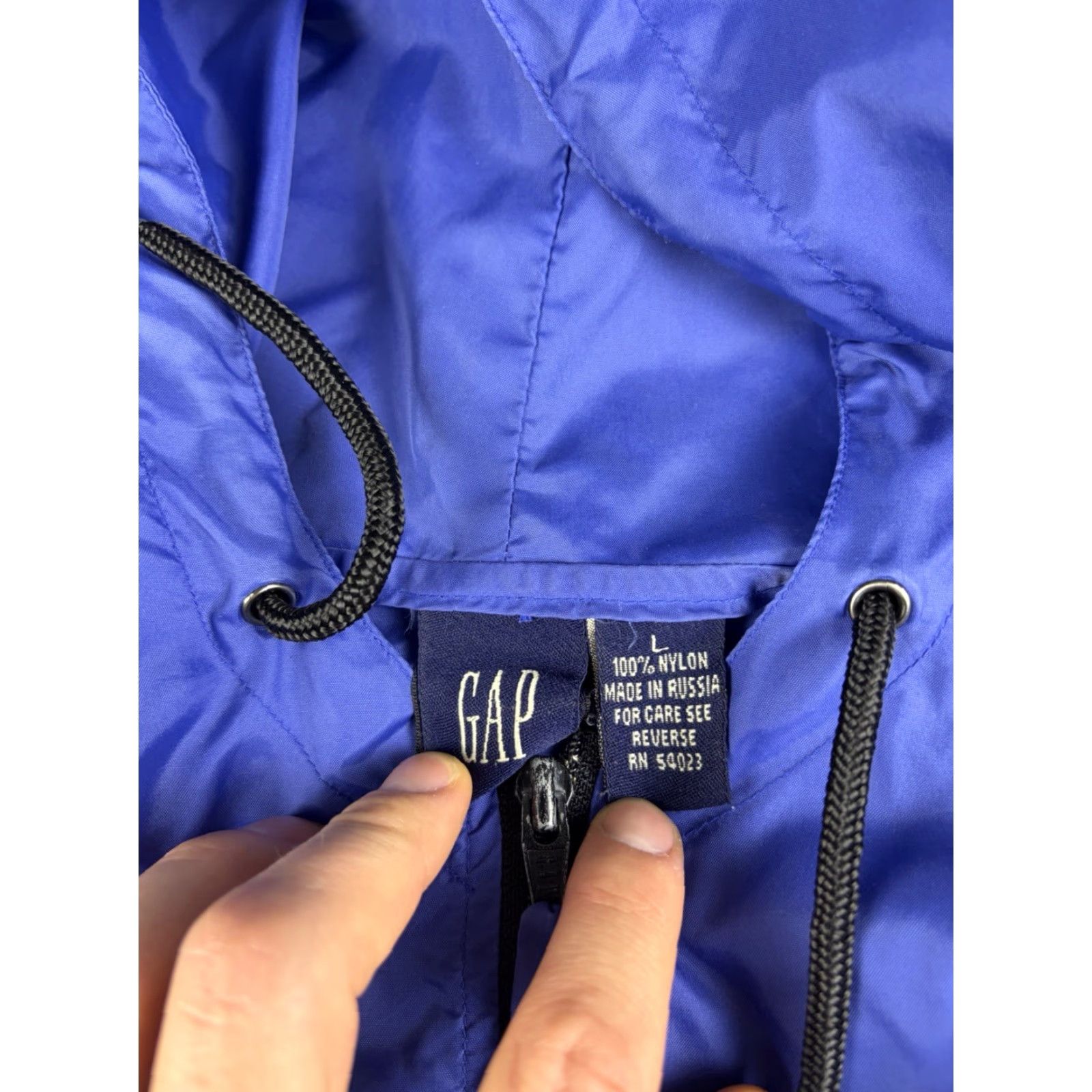 Gap VINTAGE GAP Windbreaker Jacket Men L Blue Nylon Hooded Zipper 90s Outdoor Lightweight Anorak 100% Nylon Size US L / EU 52-54 / 3 - 4 Thumbnail