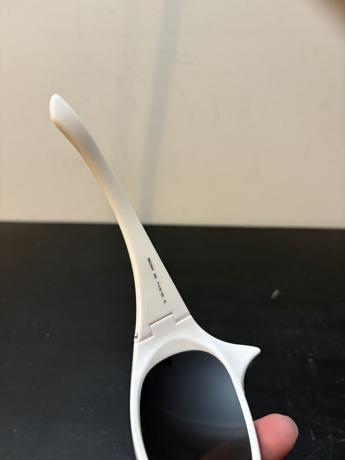 Balenciaga Balenciaga Gotham Cat Oversized Frame Sunglasses White Size ONE SIZE - 8 Thumbnail