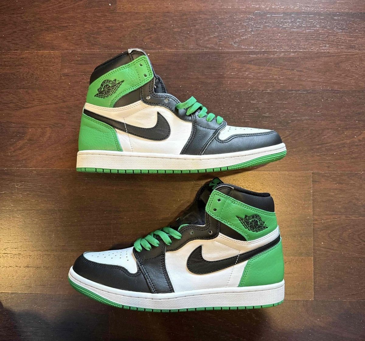 Jordan Brand Jordan Air Jordan 1 Retro High OG Lucky Green Size US 9.5 / EU 42-43 - 1 Thumbnail