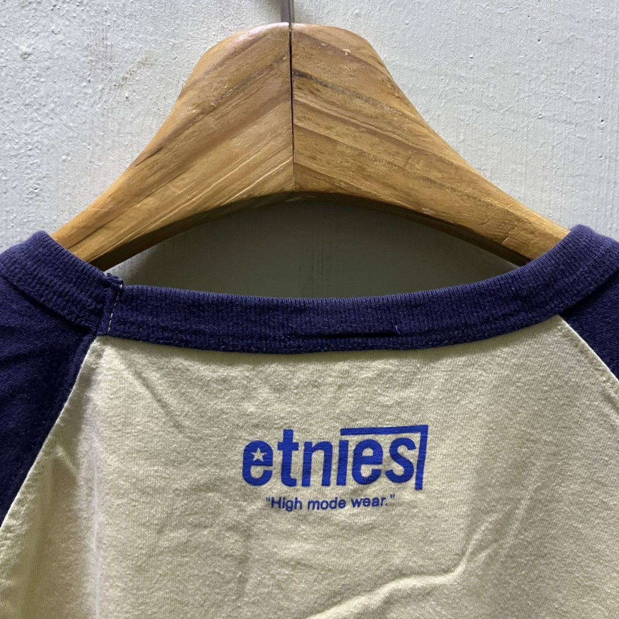 Etnies Rare Vintage Etnies Skateboard Tees Size US S / EU 44-46 / 1 - 7 Thumbnail