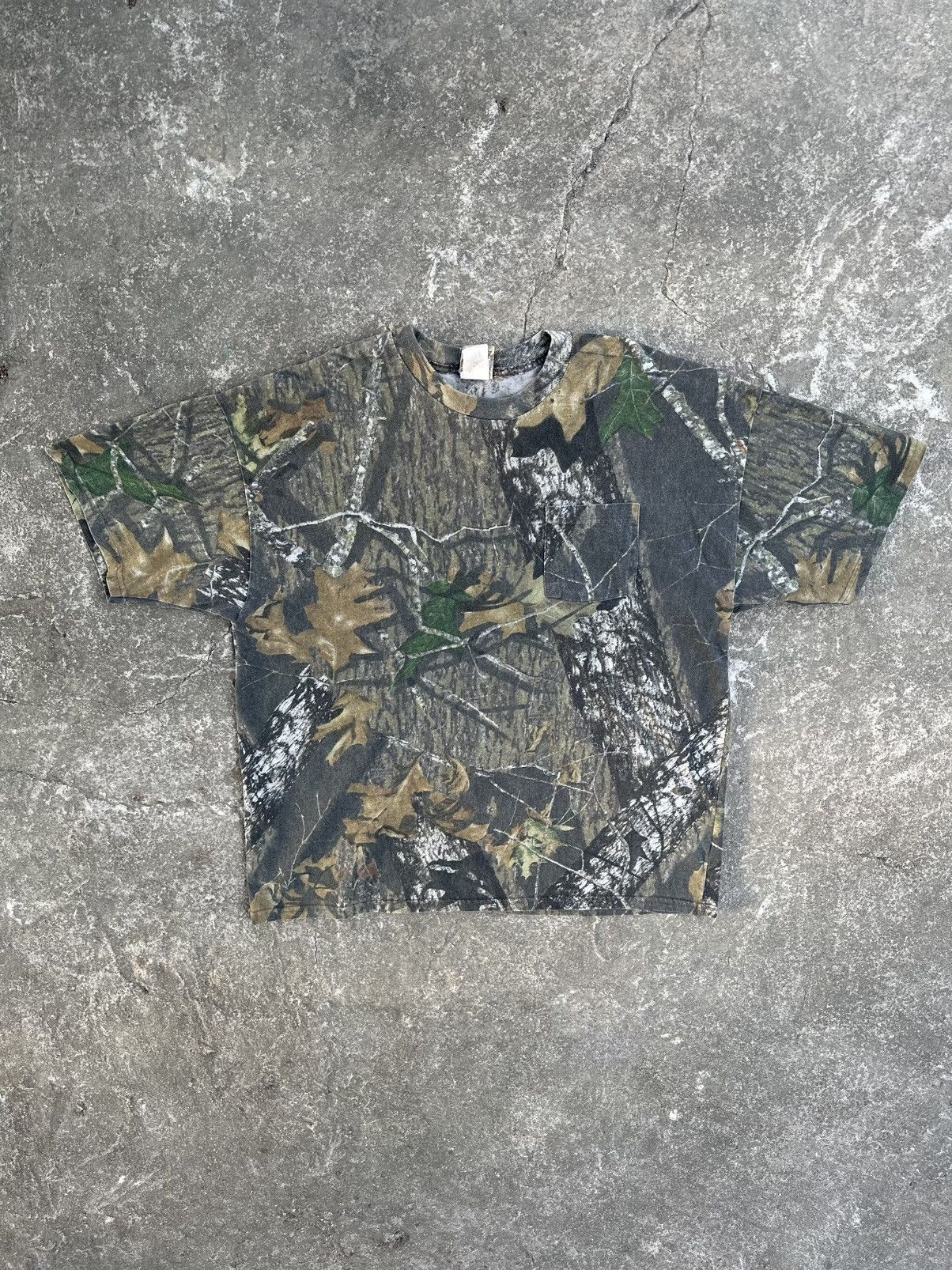 Realtree Crazy Vintage Y2K Carhartt Style Realtree Camo T-Shirts Size US XL / EU 56 / 4 - 1 Thumbnail
