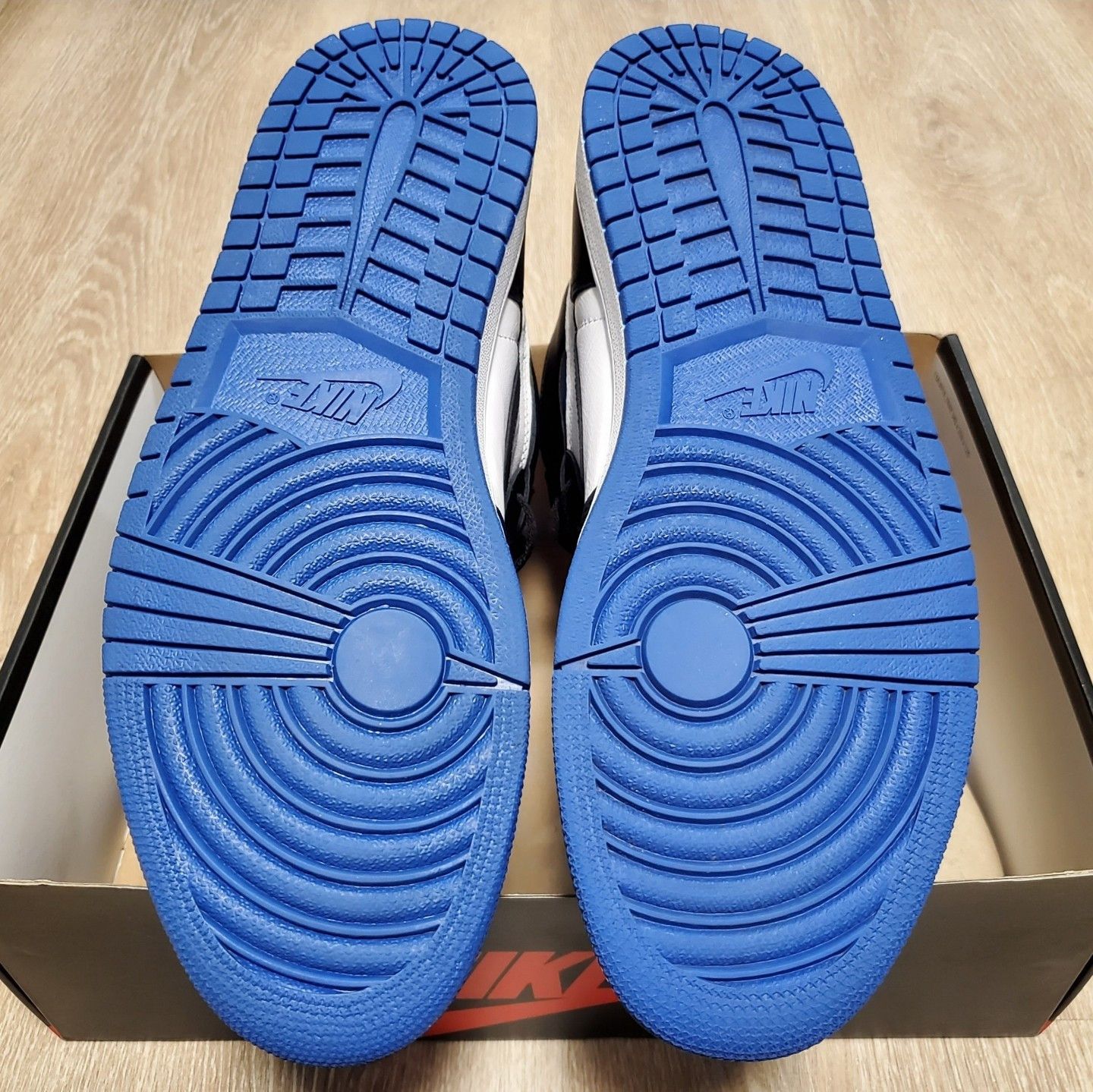 Jordan Brand Size 13 - Jordan 1 Retro OG High Royal Toe CLEAN PAIR Size US 13 / EU 46 - 8 Thumbnail