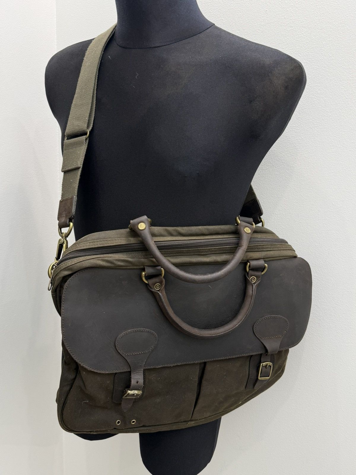 Barbour Barbour Wax Leather Shoulder Bag Size ONE SIZE - 1 Thumbnail