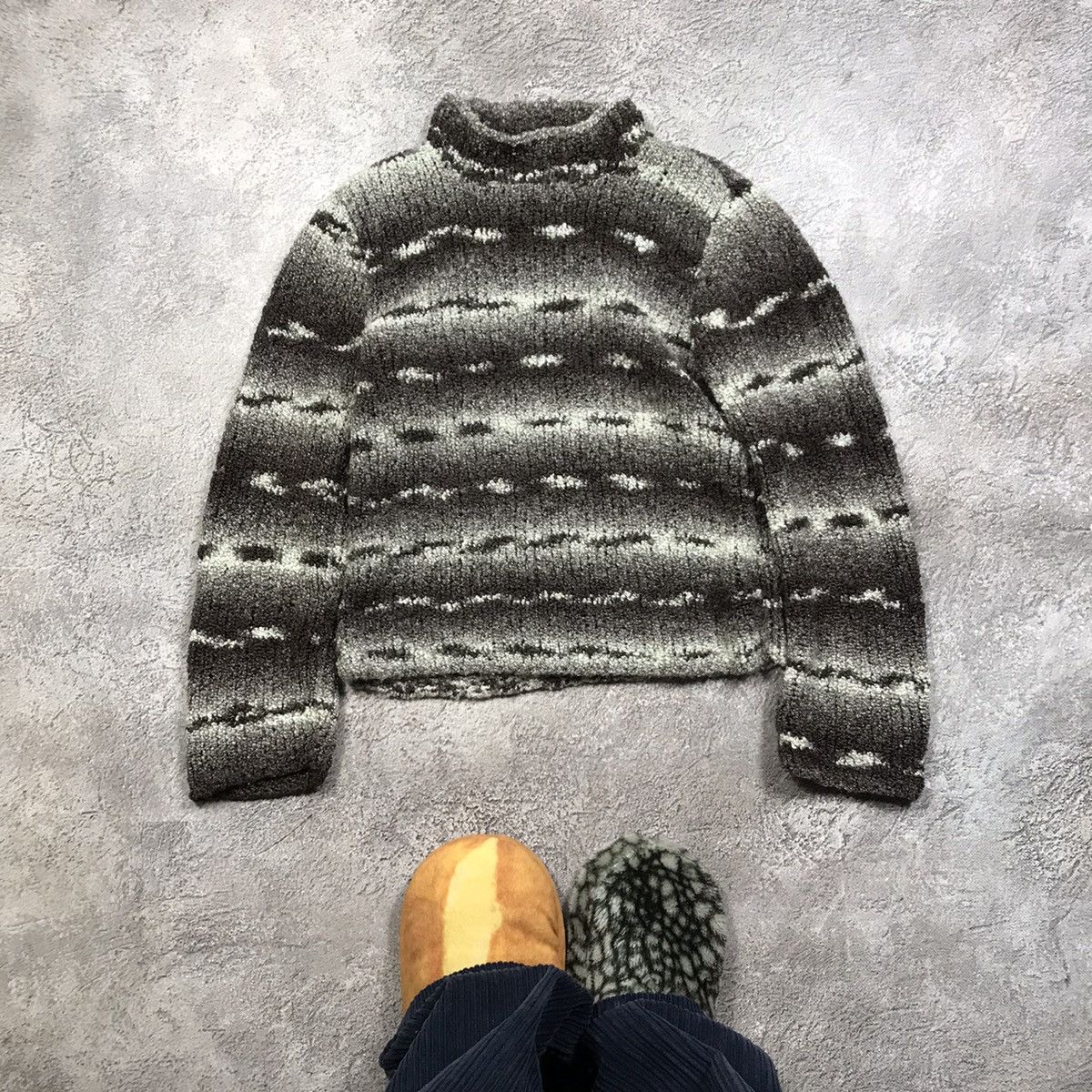 Vintage Vintage 90s Abstract Mohair Sweater Oversized Grunge Logo S Size S / US 4 / IT 40 - 1 Thumbnail