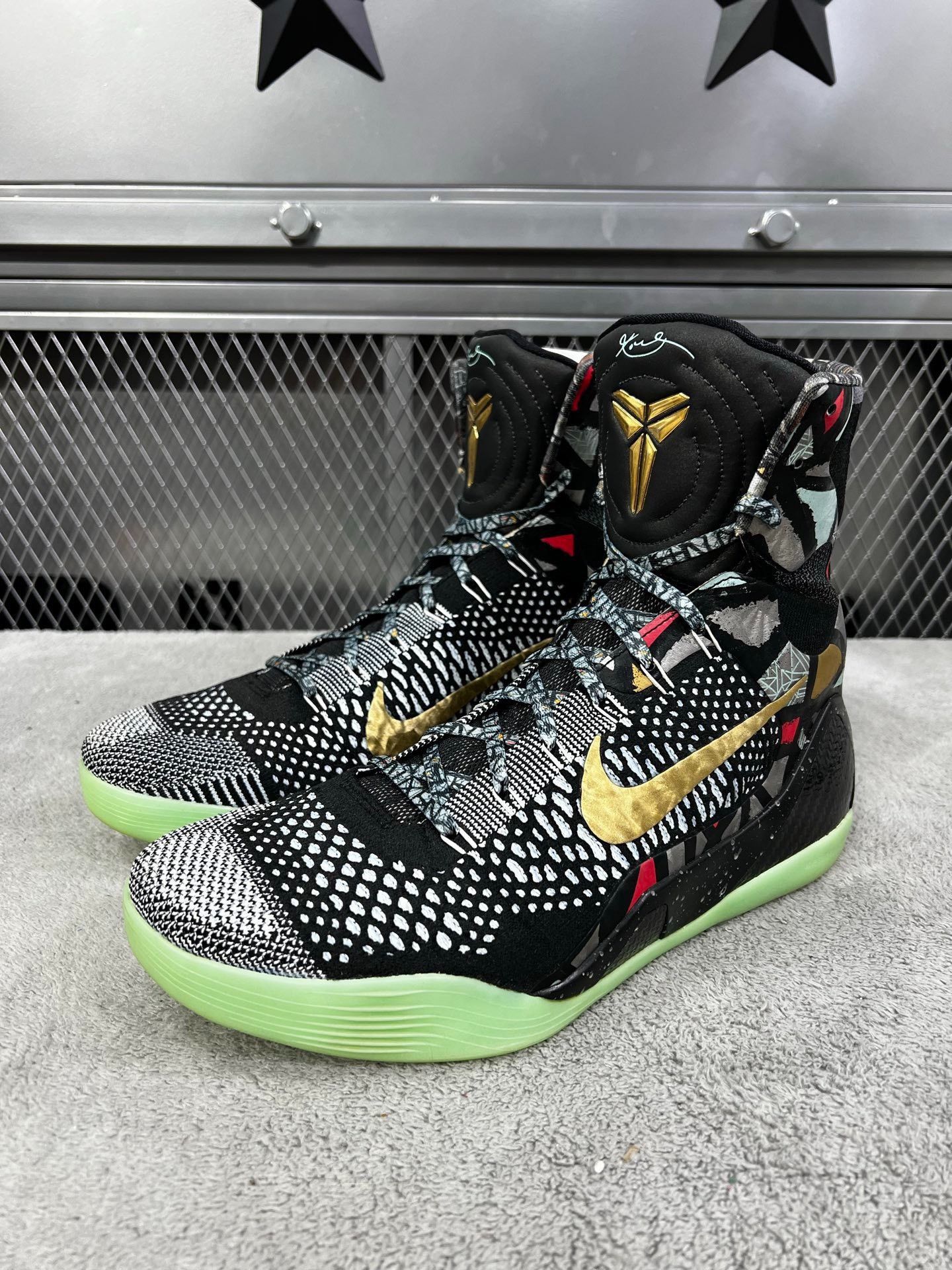 Nike Nike KOBE 9 Black Lowtop Sneakers 44.5 Men Size US 11 / EU 44 - 1 Thumbnail