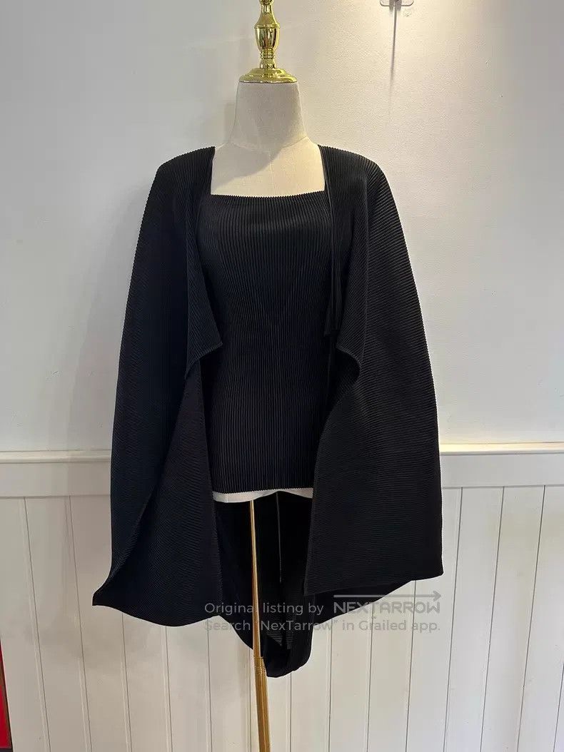 Issey Miyake Issey Miyake Black pleated top Size M / US 6-8 / IT 42-44 - 4 Thumbnail