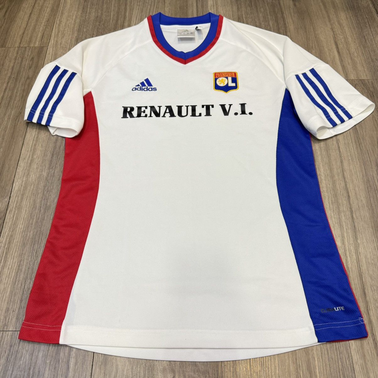 Adidas Olympique Lyonnais 01/02 retro home shirt Size US S / EU 44-46 / 1 - 1 Thumbnail