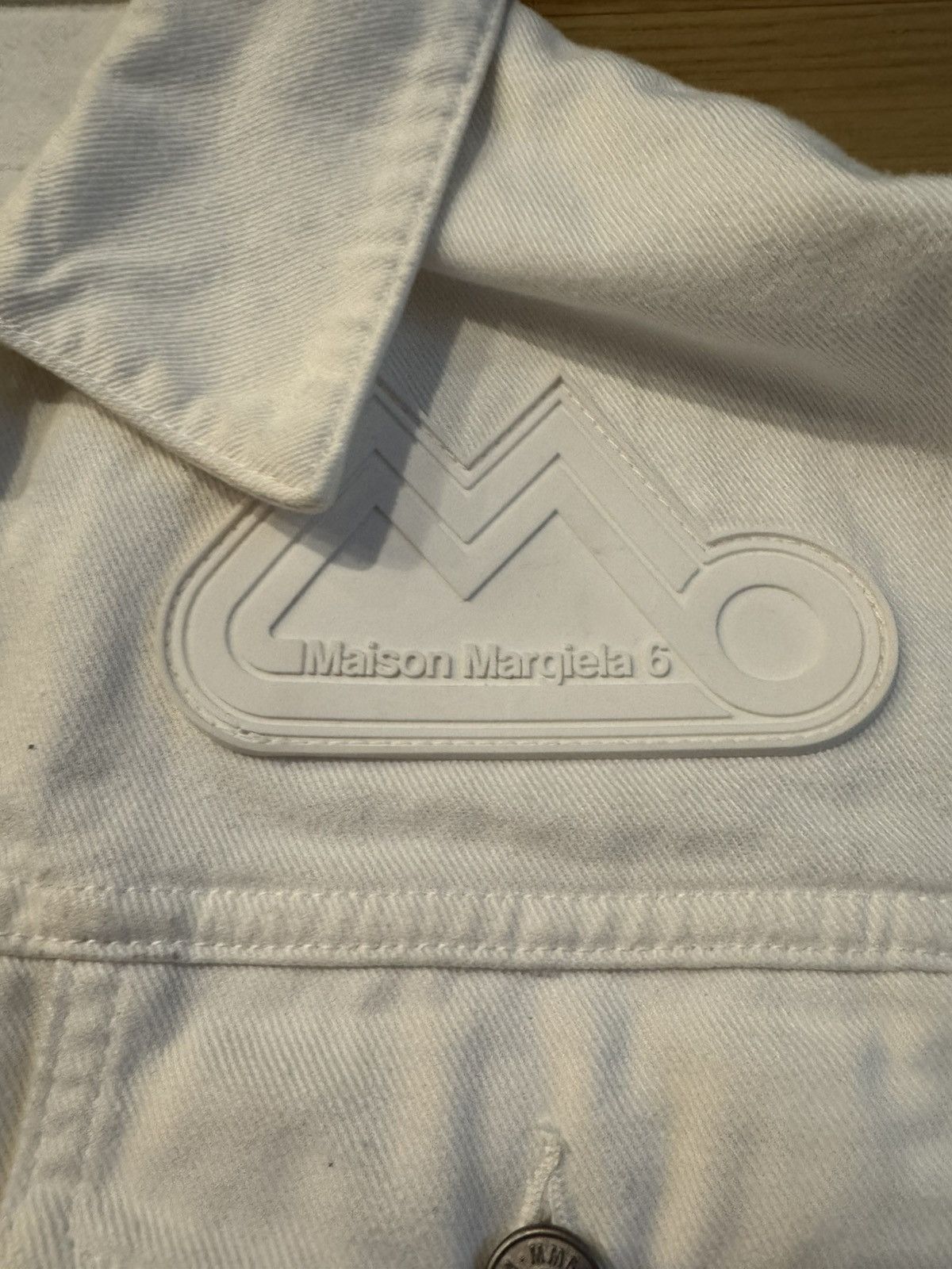 MM6 MM6 Maison Margiela White Cut-Out Denim Jacket Unisex EUC Size XS / US 0-2 / IT 36-38 - 7 Thumbnail