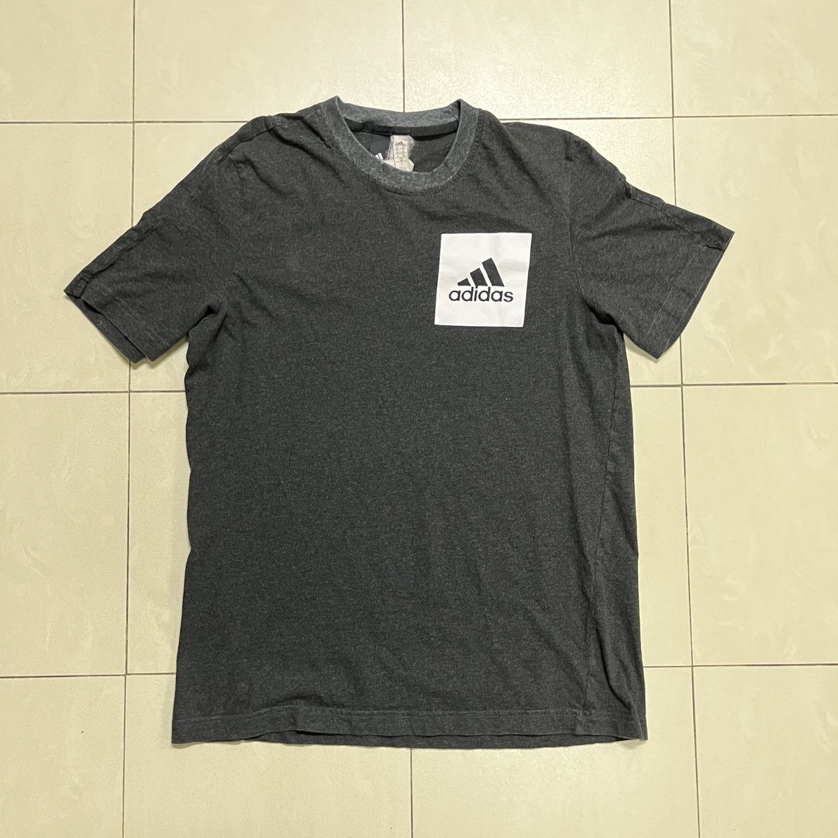 Adidas Adidas Logo Square T Shirt Size US S / EU 44-46 / 1 - 3 Thumbnail