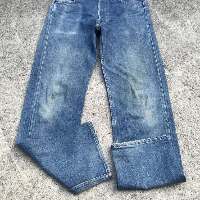 Levi's × Levi's Vintage Clothing Vintage Levis 501 lightwash dirty faded jean 90s usa W30x29 Size US 30 / EU 46 - 4 Thumbnail