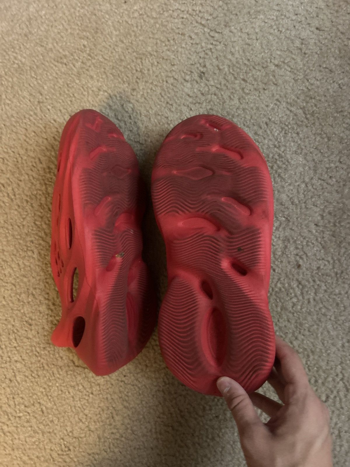 Kanye West Yeezy Foam Runners vermillion Size US 11 / EU 44 - 2 Thumbnail