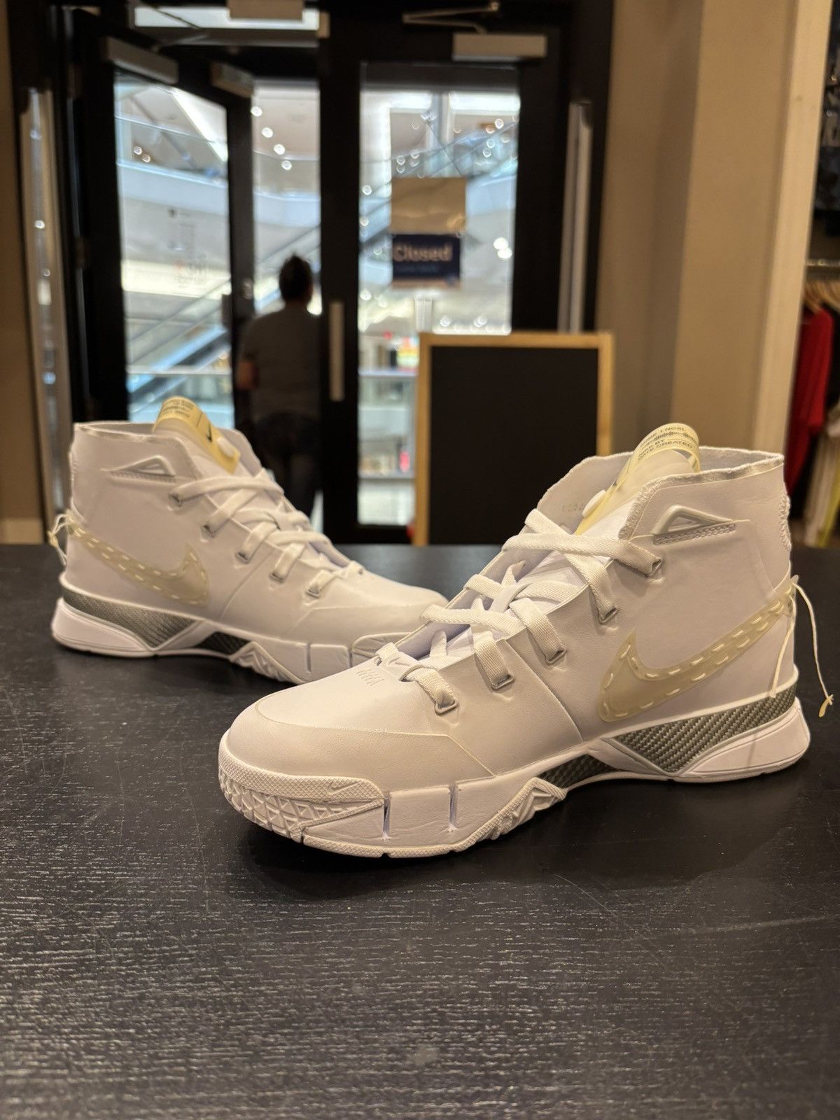 Nike Nike Zoom Kobe 1 ‘Noise Cancelling’ Size US 7.5 / EU 40-41 - 2 Thumbnail