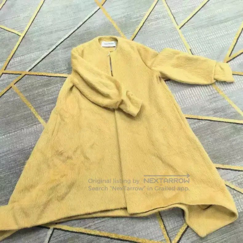 Valentino Valentino Camel fur coat Size S / US 4 / IT 40 - 4 Thumbnail