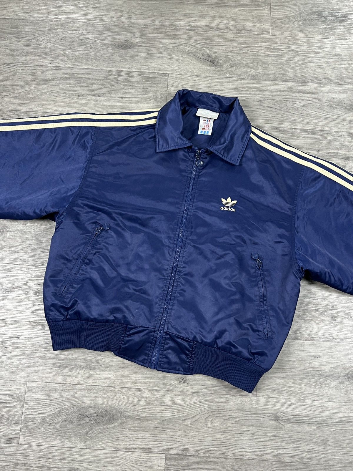 Adidas Rare Adidas vintage Bomber Jacket mens size S Size US S / EU 44-46 / 1 - 5 Thumbnail