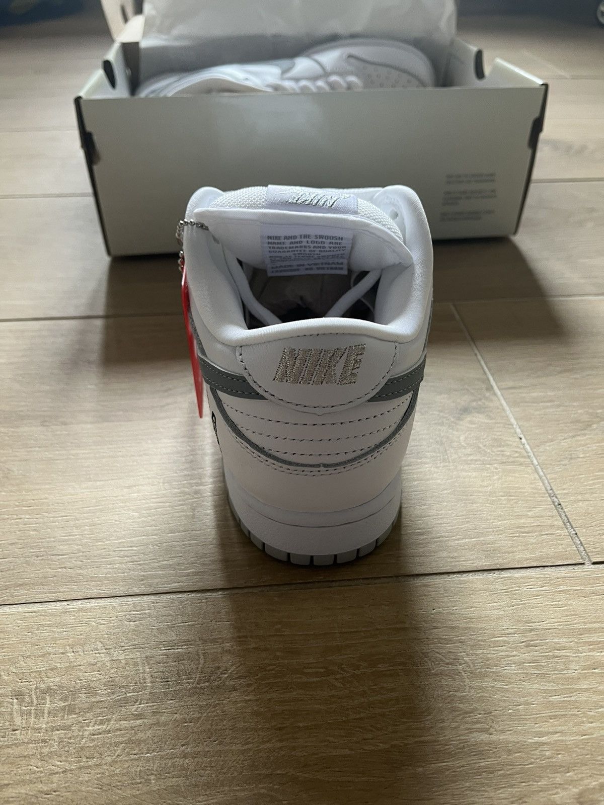 Nike × Supreme Newly dropped brand new sb supreme dunks Size US 6.5 / EU 39-40 - 5 Thumbnail