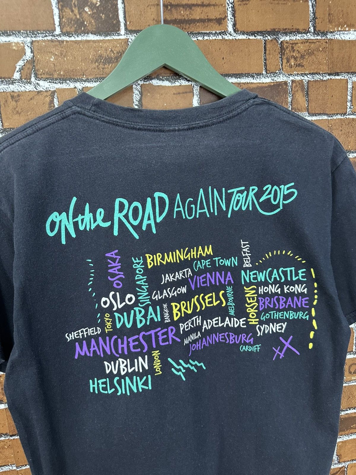 Band Tees One Direction On The Road Again Tour 2015 Tshirt A1009 Size US M / EU 48-50 / 2 - 5 Thumbnail