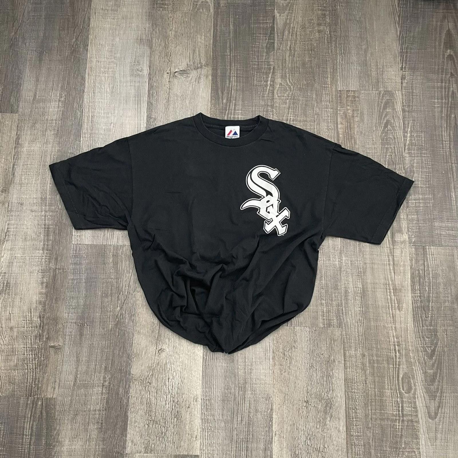 Majestic MAJESTIC • VNTG "White Sox" Tee (XL) Size US XL / EU 56 / 4 - 1 Thumbnail
