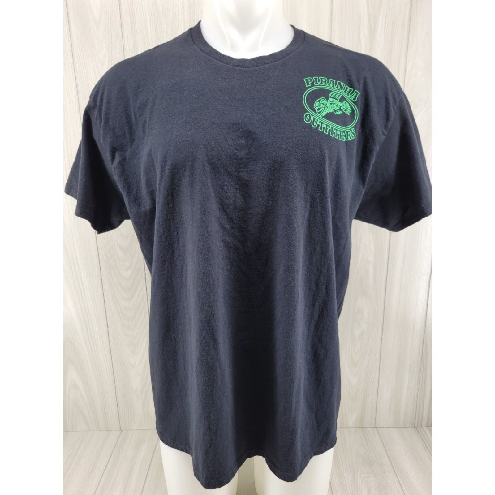 Gildan Pirana Outfitters Black Short Sleeve T-Shirt Logo XL Mens VINTAGE? No, not vintage -> remove Size US XL / EU 56 / 4 - 2 Thumbnail