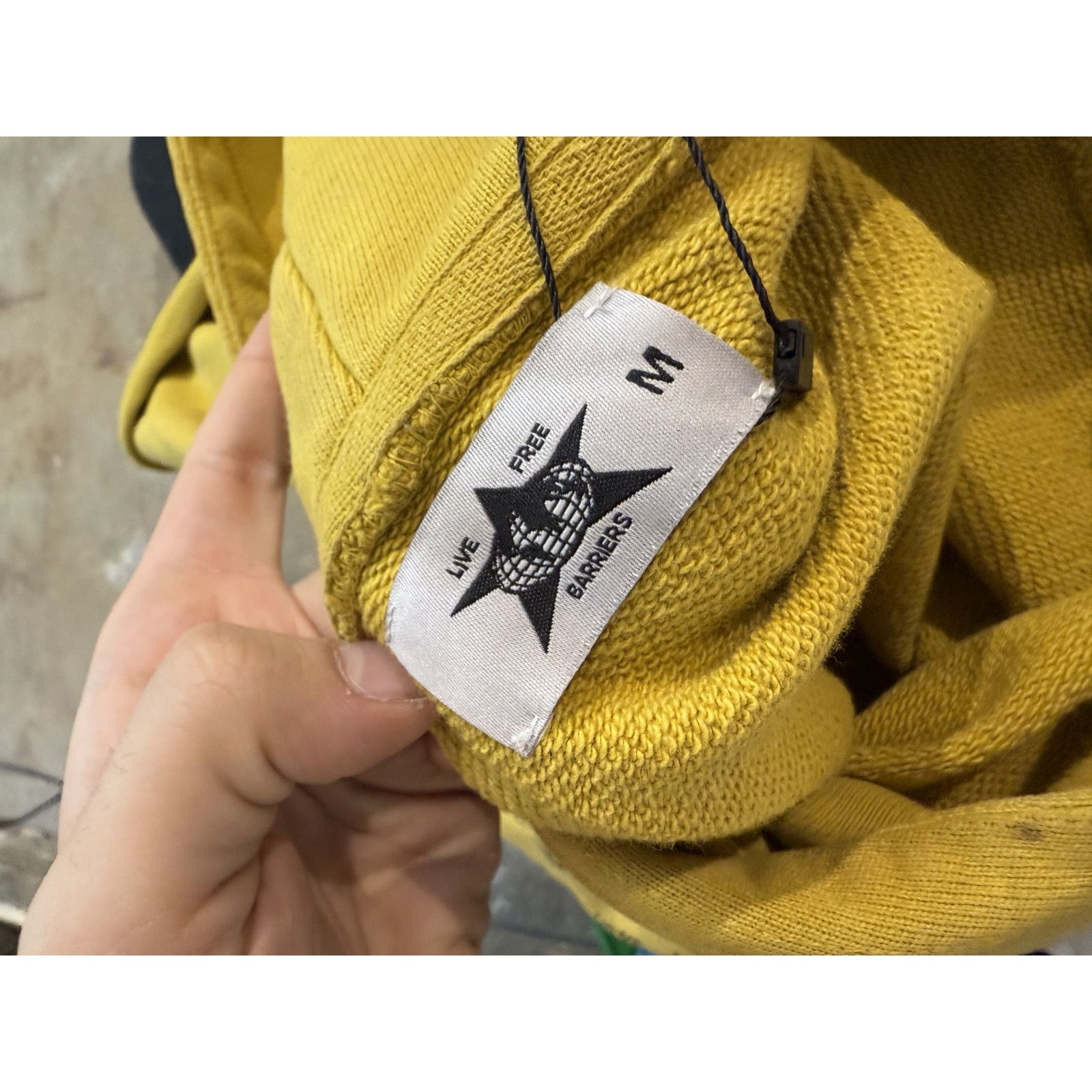 Barriers Barriers Hoodie King of Kings Yellow Used Medium Size US M / EU 48-50 / 2 - 4 Thumbnail