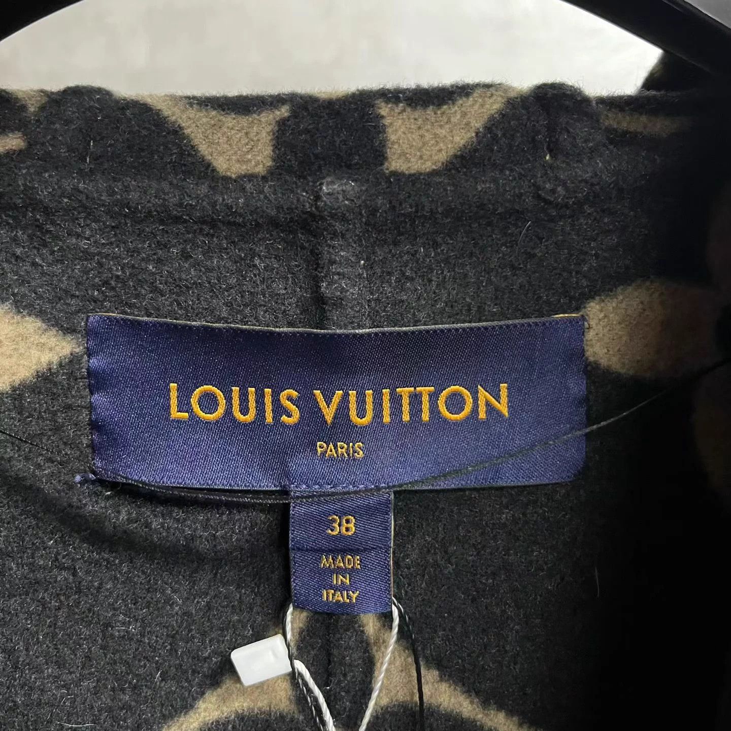 Louis Vuitton Louis Vuitton Camel Brown Wrap-hooded Mid Coat 38 Size S / US 4 / IT 40 - 3 Thumbnail