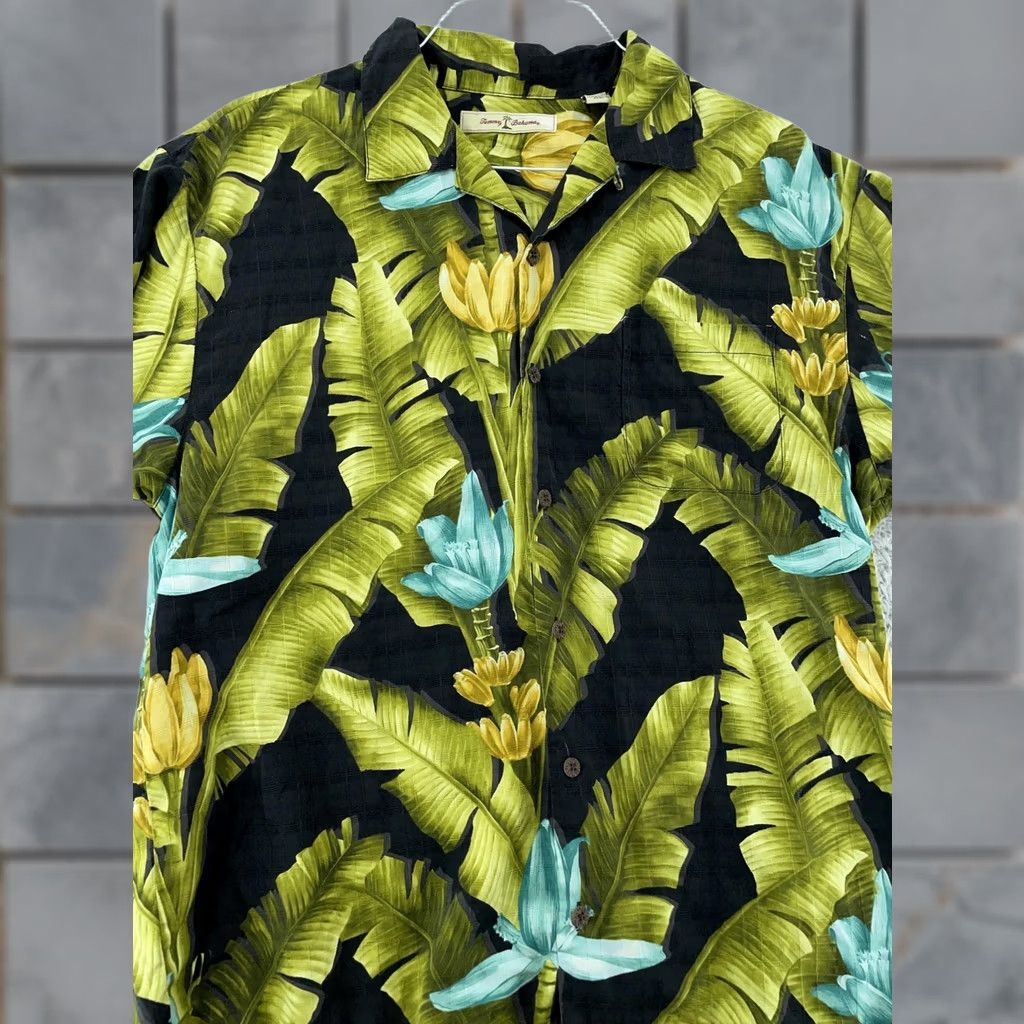 Tommy Bahama Tommy Bahama Button-Up Shirt Mens M Black Green Silk Floral Camp Aloha Casual Short Sleeve Relaxed Fit 100% Silk Shirt Size US M / EU 48-50 / 2 - 1 Thumbnail