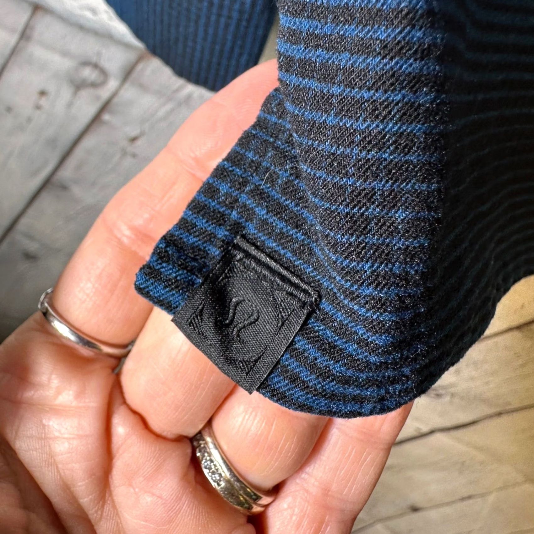 Lululemon Lululemon Mens Button-Down Shirt Blue Black Ombre Stripe Long Sleeve Size US L / EU 52-54 / 3 - 4 Thumbnail