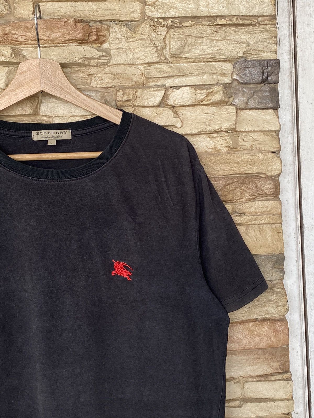 Burberry Rare Burberry London England Made In Scotland Plain Tees Size US L / EU 52-54 / 3 - 1 Thumbnail