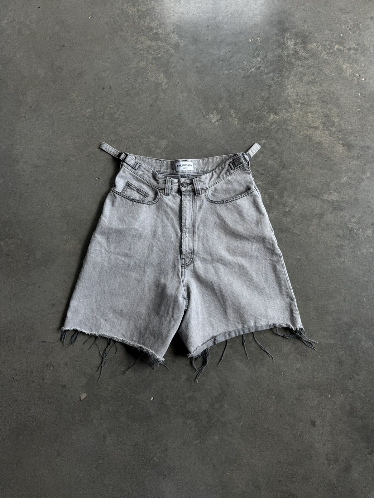 Balenciaga Balenciaga Grey Skater Shorts SZ XS Size US 31 - 1 Thumbnail