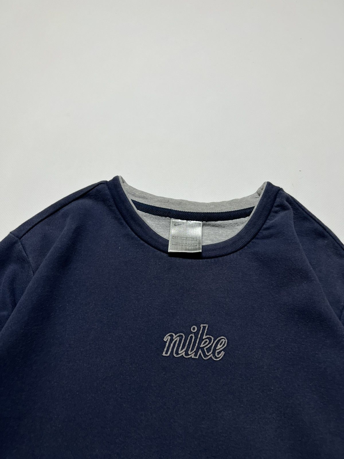 Nike × Vintage Vintage Y2k Nike Thrashed Faded Center Logo Sweatshirt 90’s Size M / US 6-8 / IT 42-44 - 5 Thumbnail
