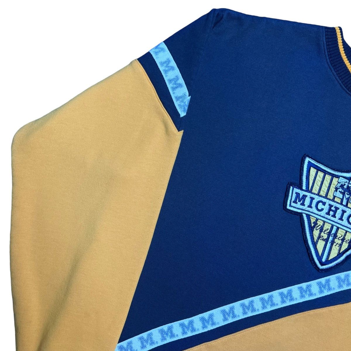 NCAA × Vintage 90s NCAA Michigan Wolverines Shield Conic Sweatshirt Size US XL / EU 56 / 4 - 16 Thumbnail
