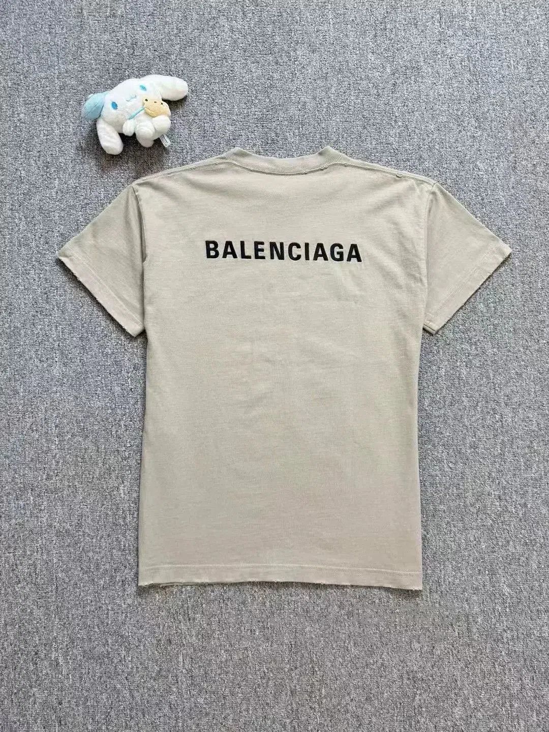 Balenciaga Balenciaga Beige Embroidered Logo T. Size US XS / EU 42 / 0 - 2 Thumbnail