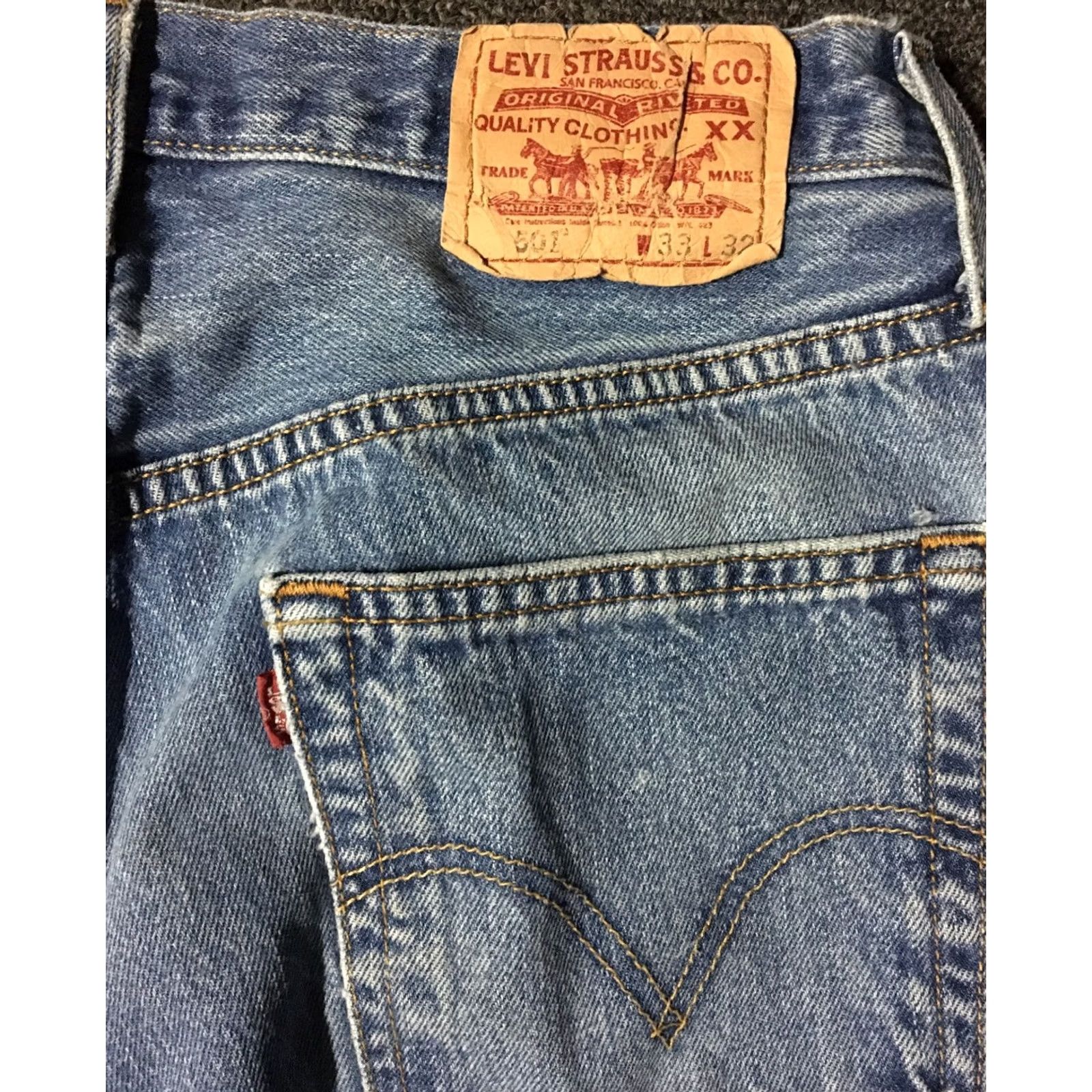 Levi's VINTAGE Levi's 501 Jeans Button Fly 31/31 90s Grunge Punk Biker Skate Mens Blue Denim Size US 31 - 3 Thumbnail
