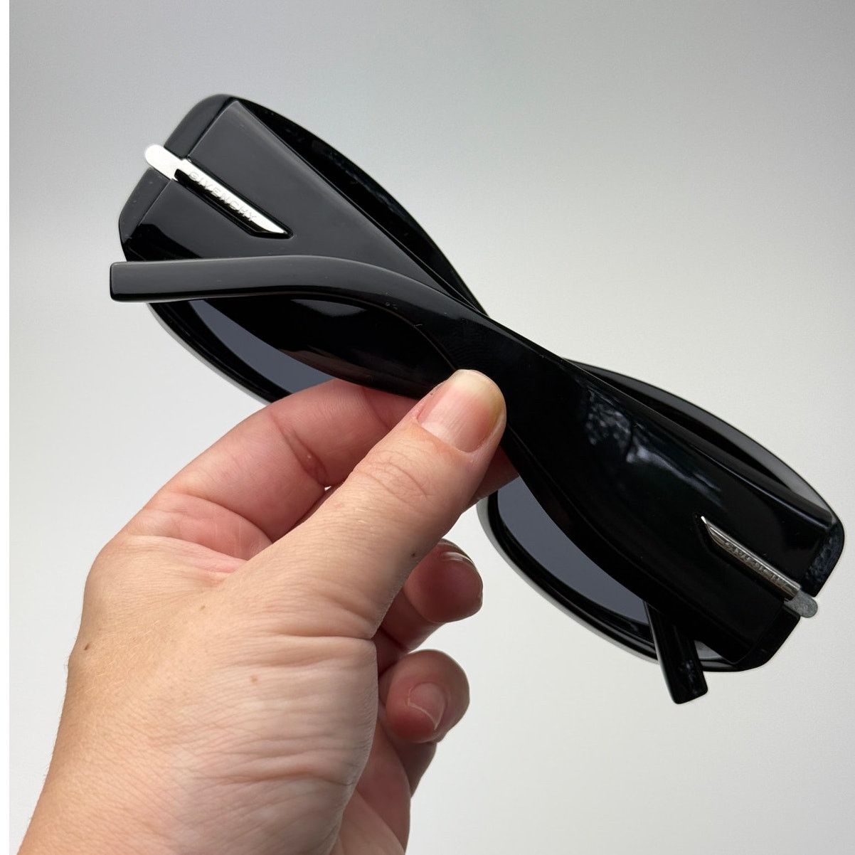 Givenchy BRAND NEW Givenchy Sunglasses GV40044U 01A BlackGrey Unisex Size ONE SIZE - 8 Thumbnail