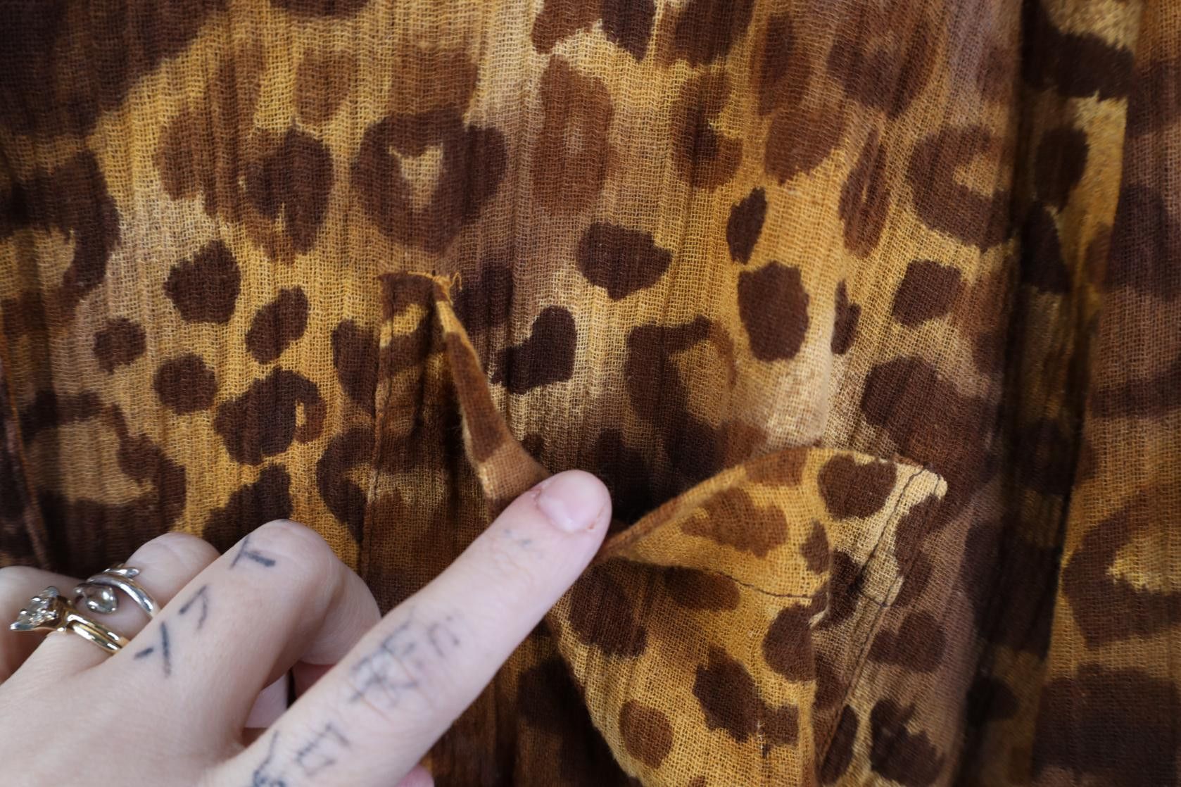 Vintage Vintage 90s Babydoll Cotton Leopard Cheetah Button Shirt Size XL / US 12-14 / IT 48-50 - 4 Thumbnail