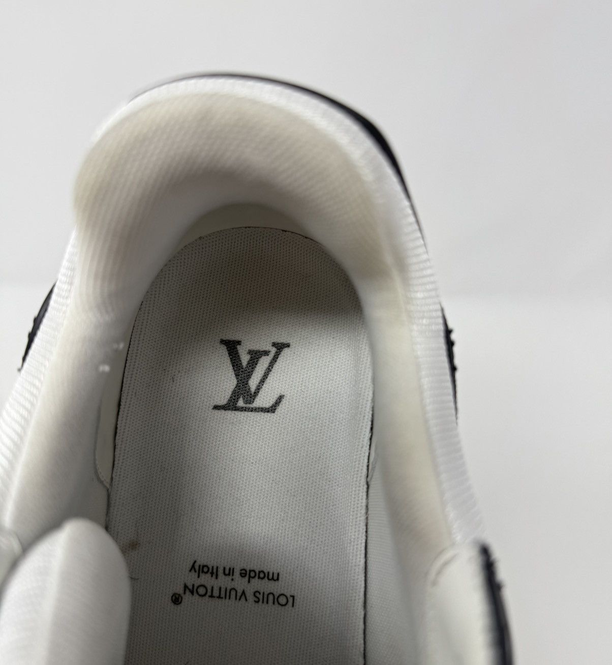 Louis Vuitton Louis Vuitton Trainer Sneaker Black/White Size US 9 / EU 42 - 8 Thumbnail